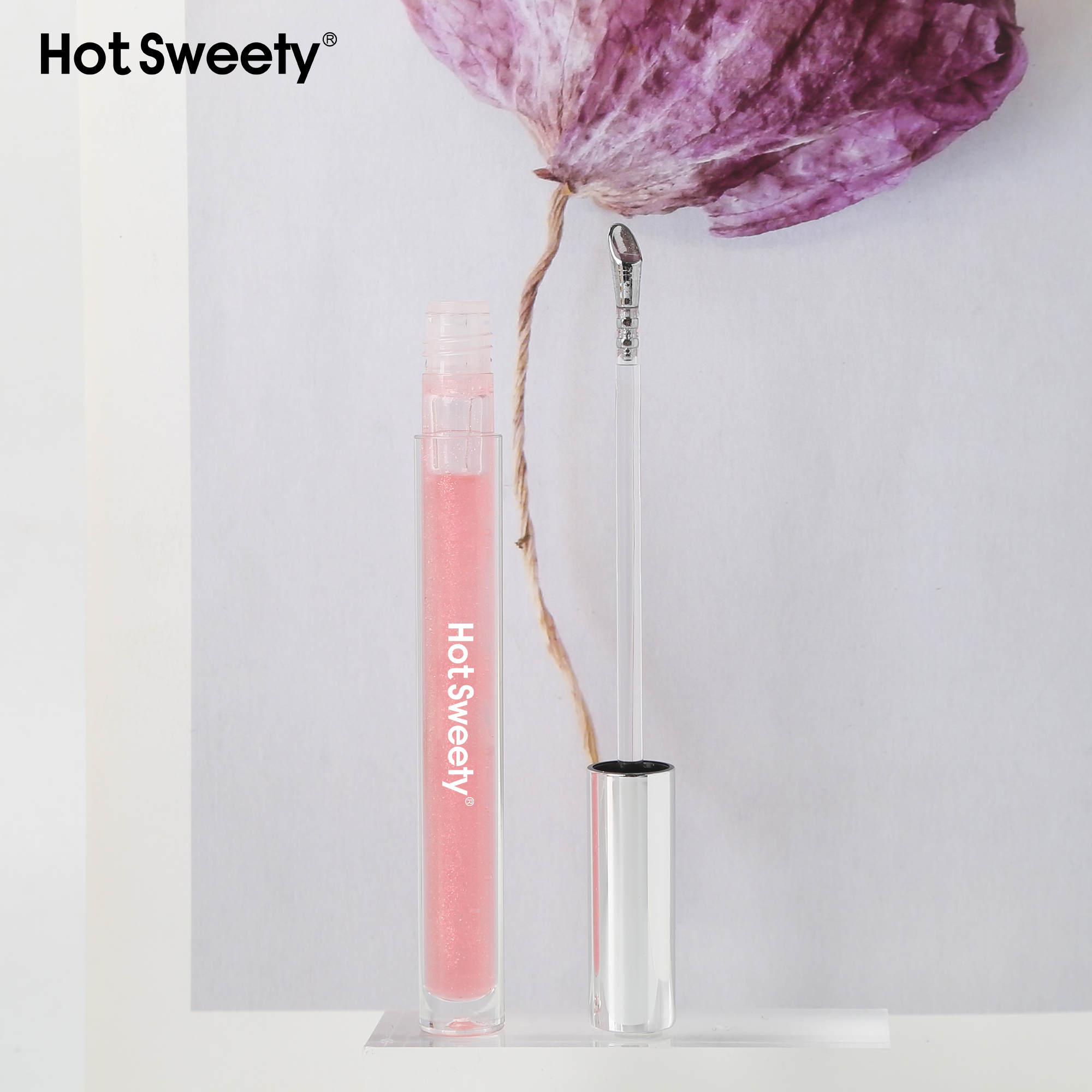 Introducing the Latest Beauty Obsession: Lip Oil